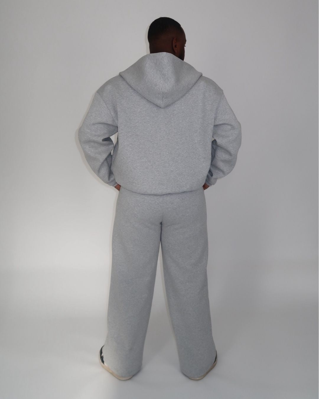 SIGNATURE SWEATPANTS