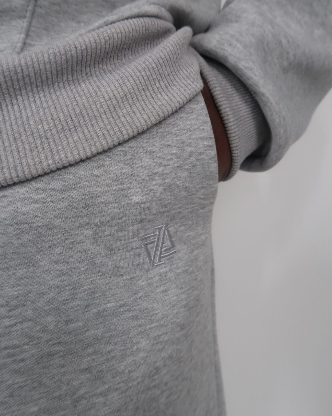 SIGNATURE SWEATPANTS